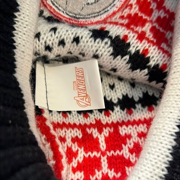 Avenger Kids Pom-Pom Beanie sock Set- Black and Red - Picture 4 of 7